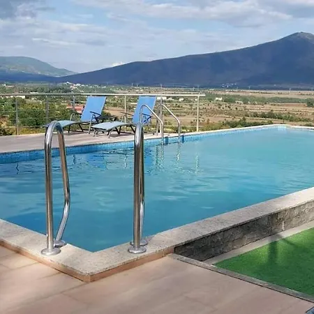 Guest House Tropoje Homestay